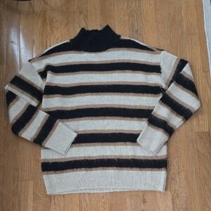 LIZ CLAIBORNE BRAND WOMEN'S BLACK AND TAN WINTER SWEATER SIZE SMALL